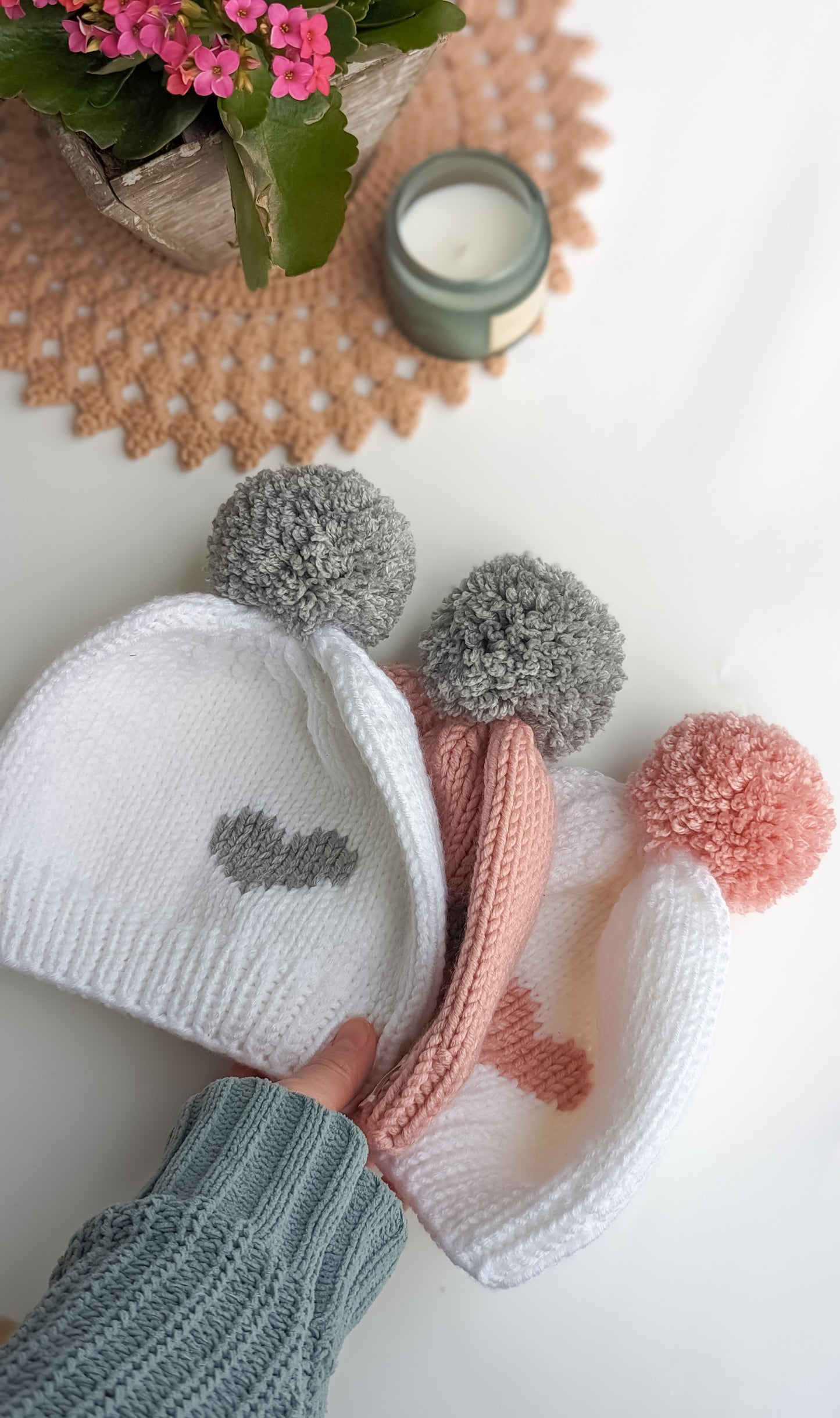 "Lovee" Beanie | Pink Heart