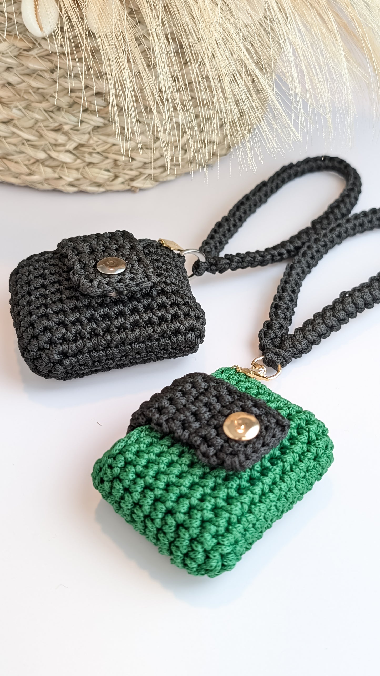Crochet Airpod Case| Color Bennetton Green