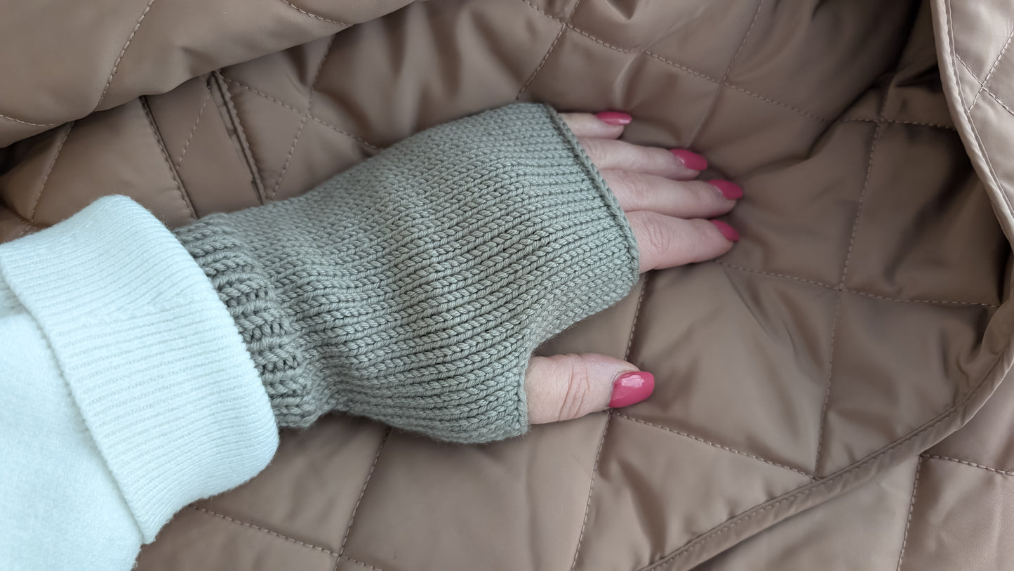 Merino Wool Fingerless Mittens| Light Gray