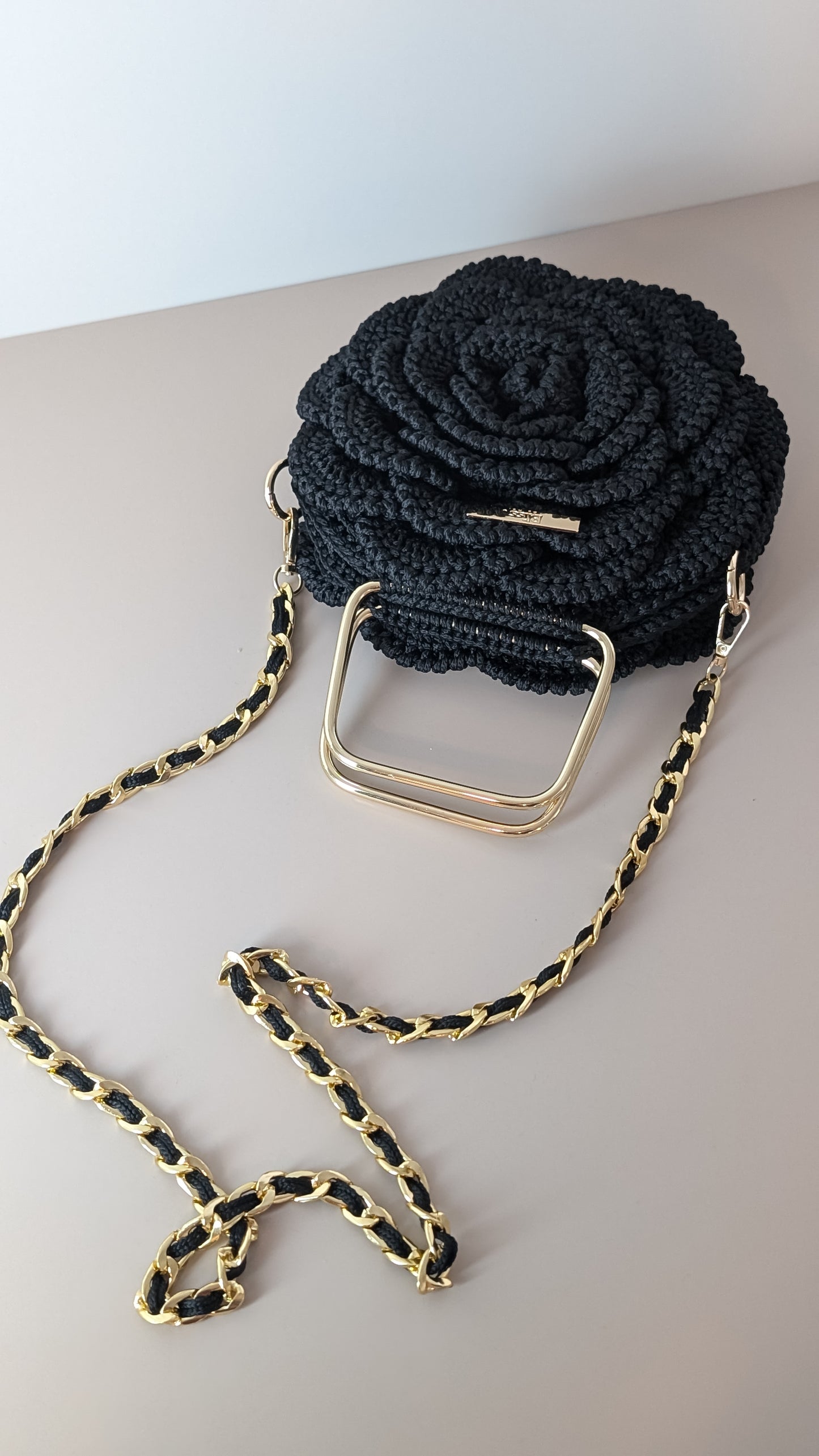Rosetta Crossbody| Crochet Handmade Bag | Color Black